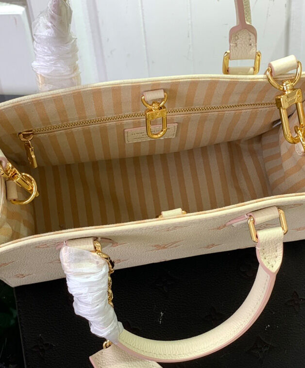 Louis Vuitton Onthego PM M14403 Cream